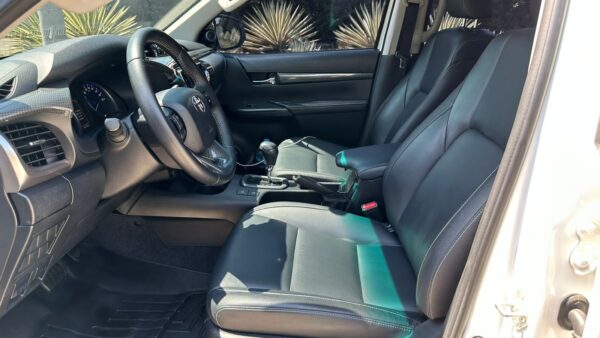 TOYOTA HILUX - Imagen 6