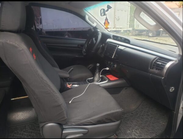 Toyota Hilux - Imagen 3