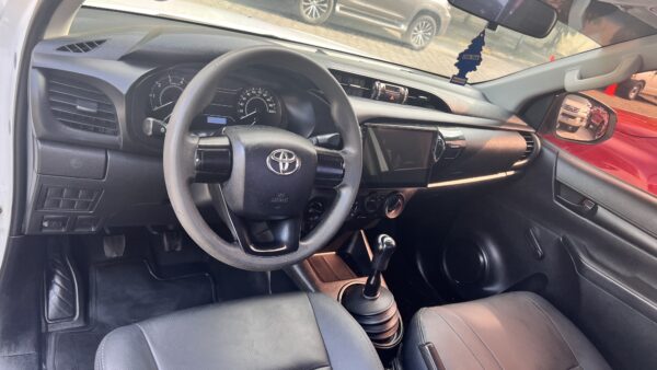 TOYOTA HILUX - Imagen 3