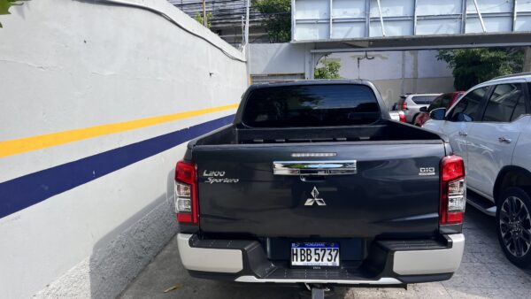 MITSUBISHI L200 - Imagen 4
