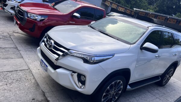 TOYOTA FORTUNER