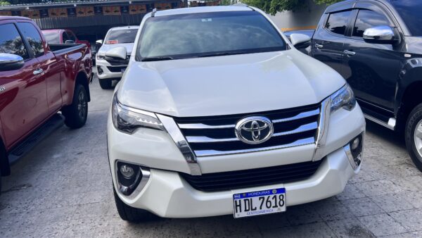 TOYOTA FORTUNER - Imagen 4