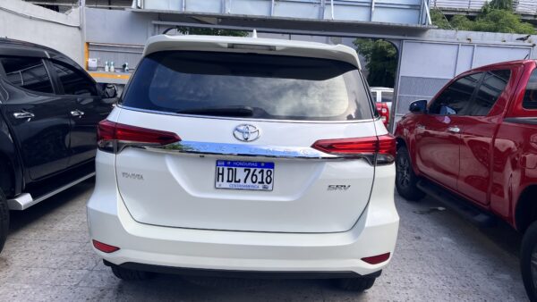 TOYOTA FORTUNER - Imagen 3