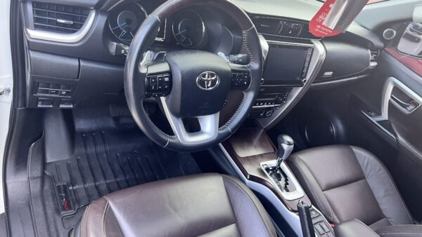 TOYOTA FORTUNER - Imagen 5