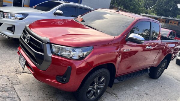 TOYOTA HILUX - Imagen 2