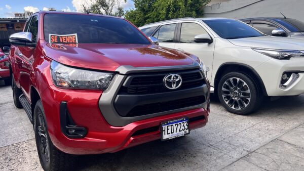 TOYOTA HILUX - Imagen 3