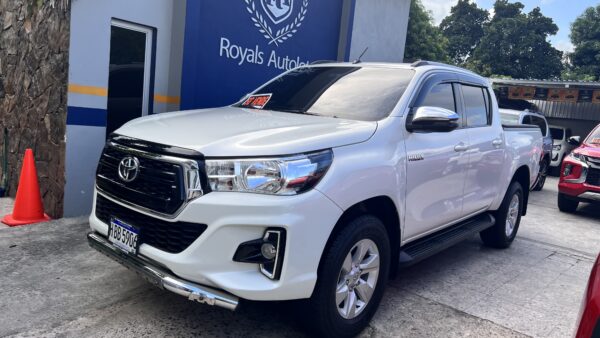 TOYOTA HILUX