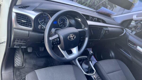 TOYOTA HILUX - Imagen 5