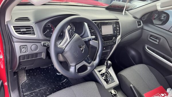 MITSUBISHI - Imagen 4