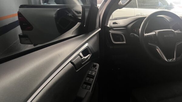 ISUZU - Imagen 9