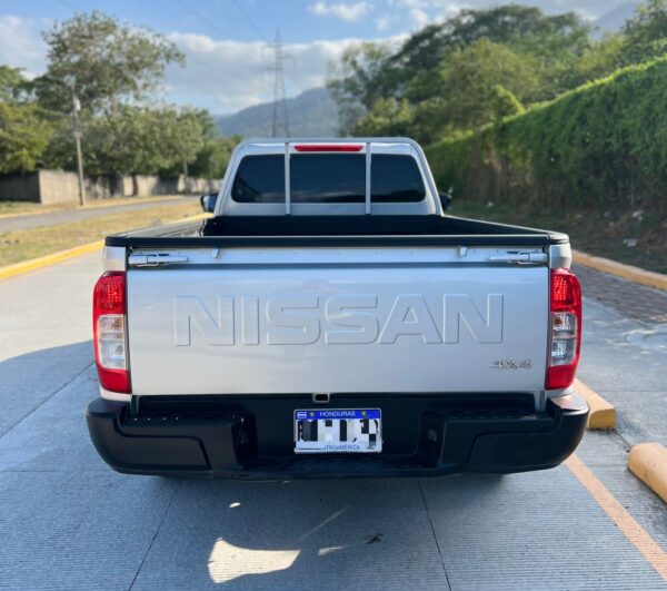 NISSAN NP 300 - Imagen 5