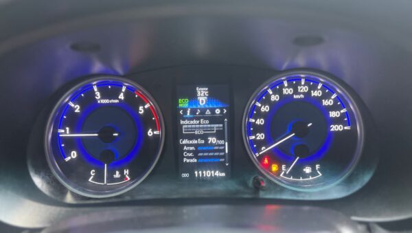 TOYOTA HILUX - Imagen 4