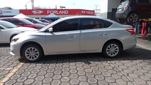 NISSAN SENTRA 2019 AUTOMATICO - Imagen 4