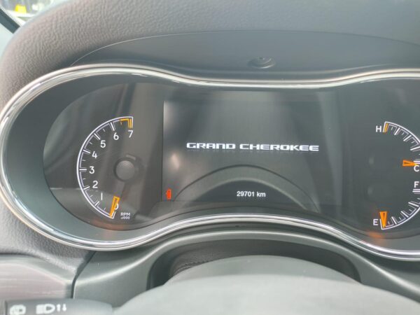 JEEP GRAND CHEROKEE LAREDO AUTOMATICO 2021 - Imagen 2