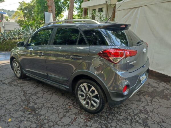 HYUNDAI I 20 ACTIVE GRIS AUTOMATICO - Imagen 9