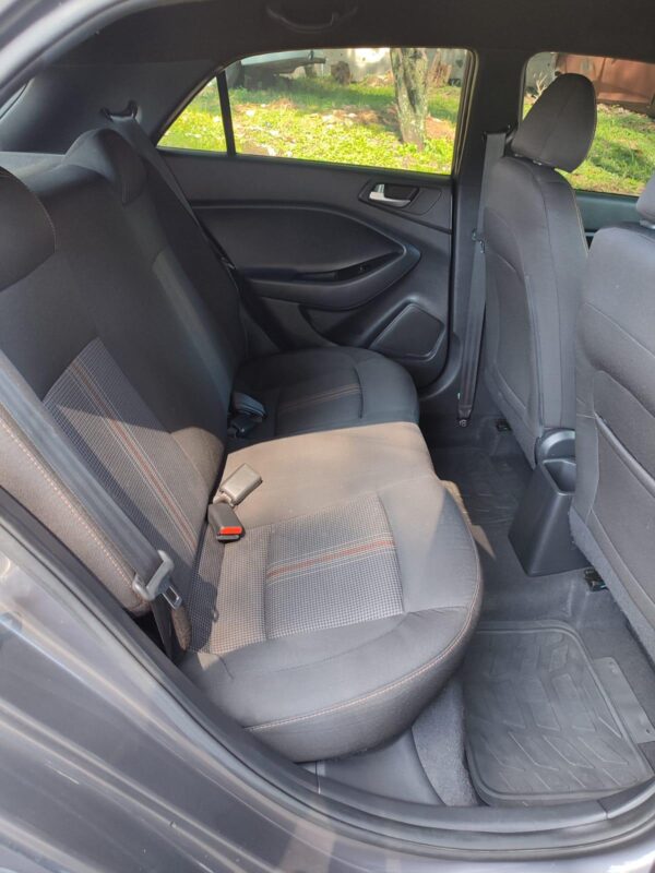 HYUNDAI I 20 ACTIVE GRIS AUTOMATICO - Imagen 3