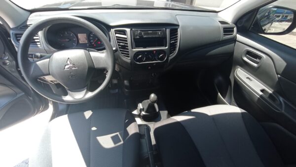 MITSUBISHI L200 2023 MANUAL 4X2 - Imagen 2