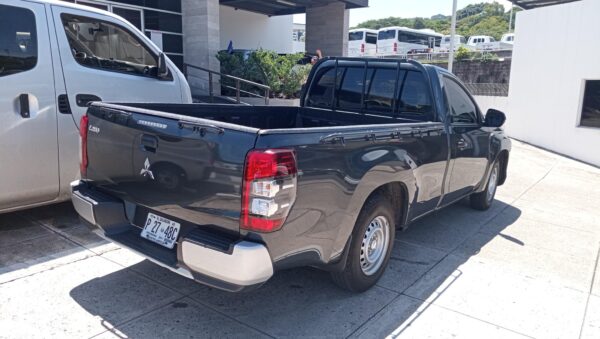 MITSUBISHI L200 2023 MANUAL 4X2 - Imagen 3