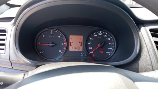 MITSUBISHI L200 2023 MANUAL 4X2 - Imagen 5