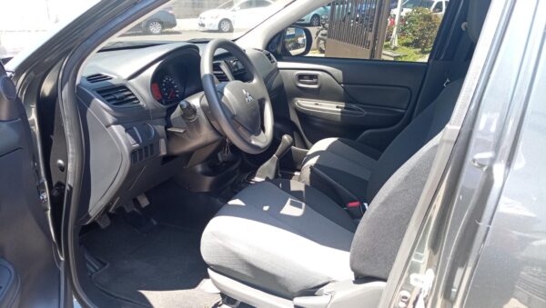 MITSUBISHI L200 2023 MANUAL 4X2 - Imagen 7