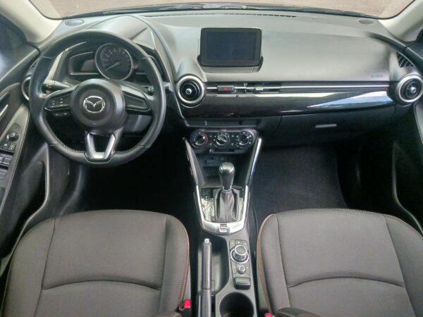 MAZDA 2 2023 AUTOMATICO - Imagen 6