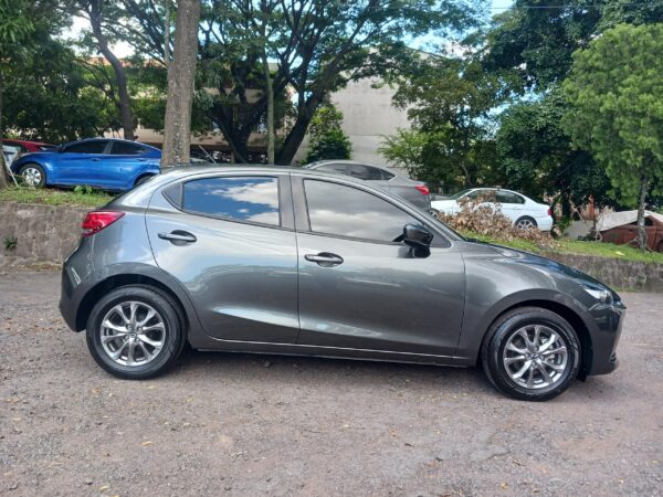MAZDA 2 2023 AUTOMATICO - Imagen 5