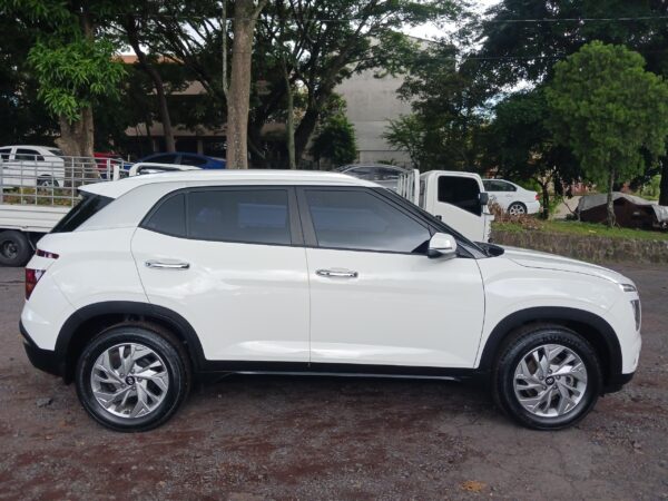 HYUNDAI CRETA GL 2022 AUTOMATICO - Imagen 2