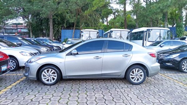 MAZDA 3V 4X2 2013 AUTOMATICO - Imagen 2