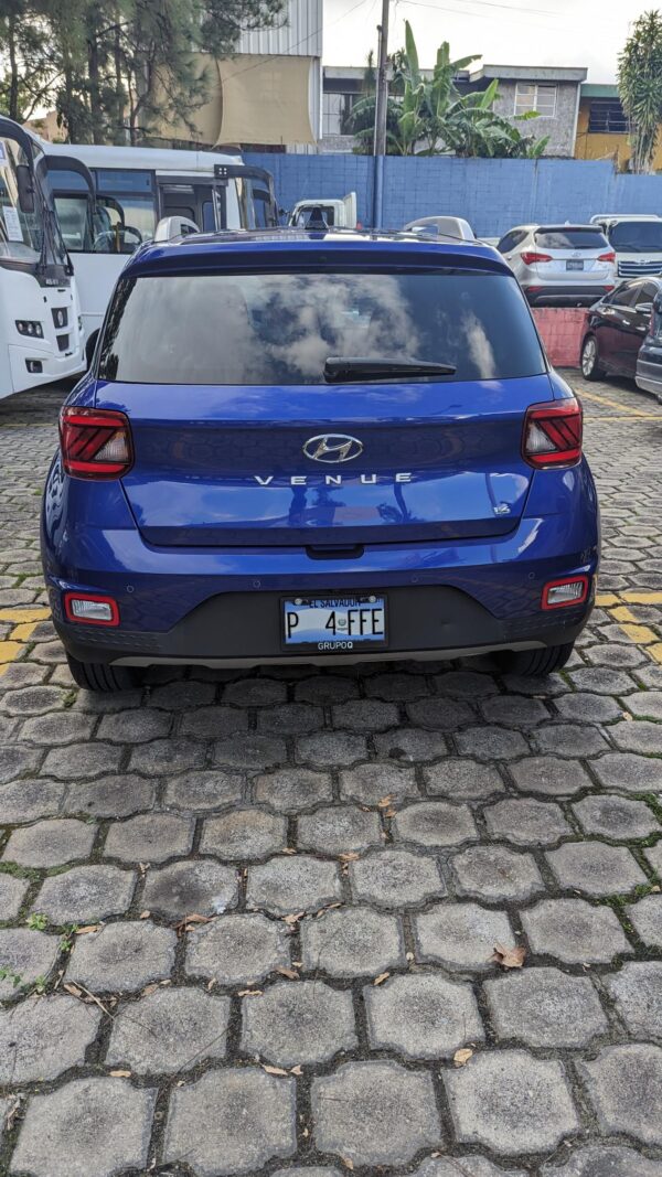 HYUNDAI VENUE GL 2022 AUTOMATICO - Imagen 4