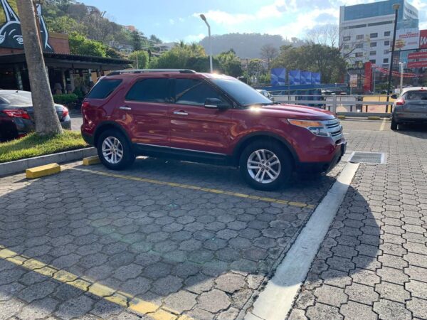 FORD EXPLORER XLT 4X4 AUTOMATICA 2015 - Imagen 8
